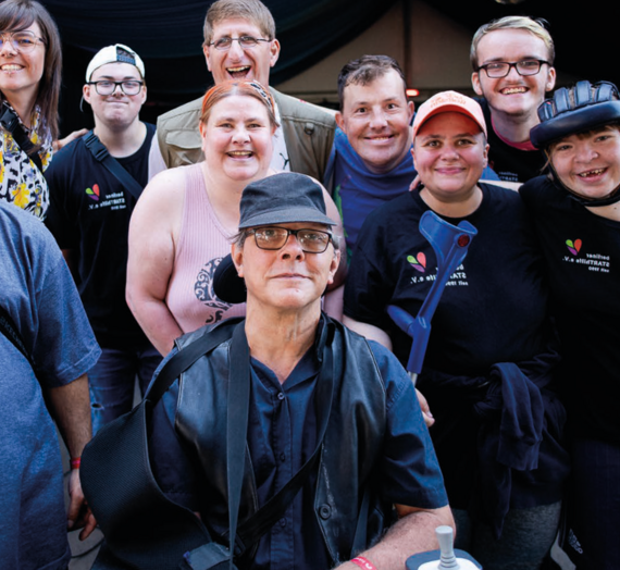 Lachendes Gruppenfoto von "Die Grünen Bananen"