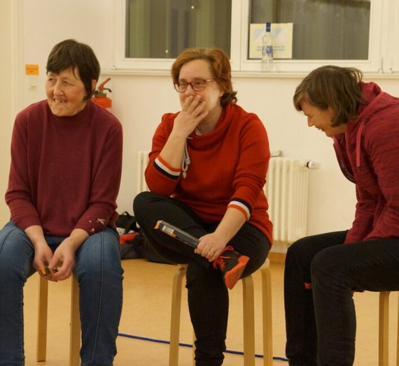 Mitglieder der Theatergruppe "Die Grünen Bananen" bei einer Öffentlichen Probe